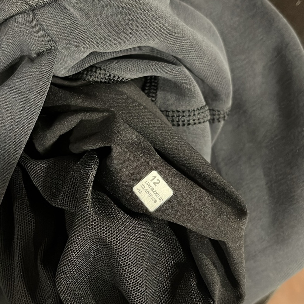 Lululemon Softstreme High-Rise Straight Leg Crop - Picture 6 of 7